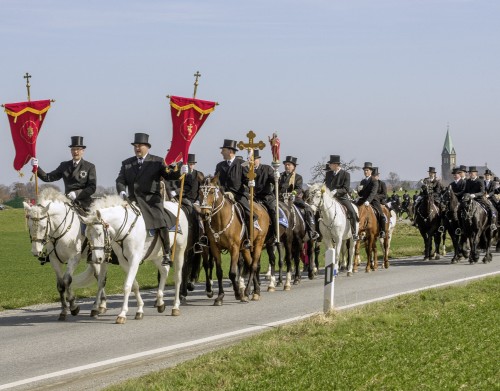 Jutry doma. Osterreiten