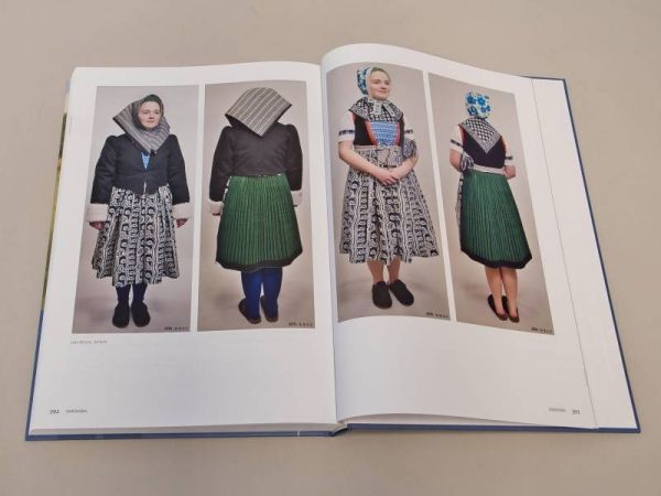 Gładźarnica 2 • Die Schleifer Tracht • Im Kirchenjahr